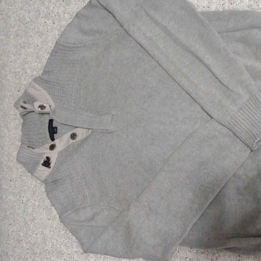 BANANA REPUBLIC Men's Gray quarter snaps. Medium